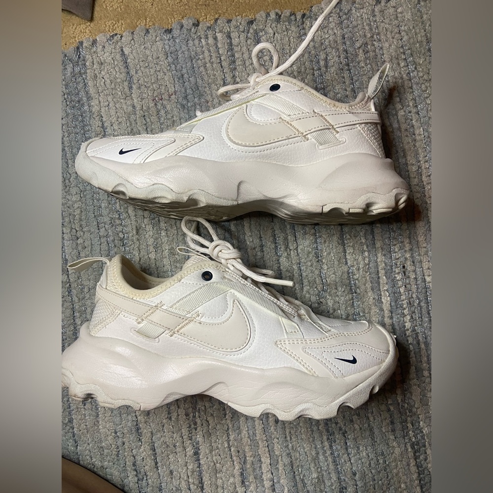 Nike TC 7900 color - SAIL/ black